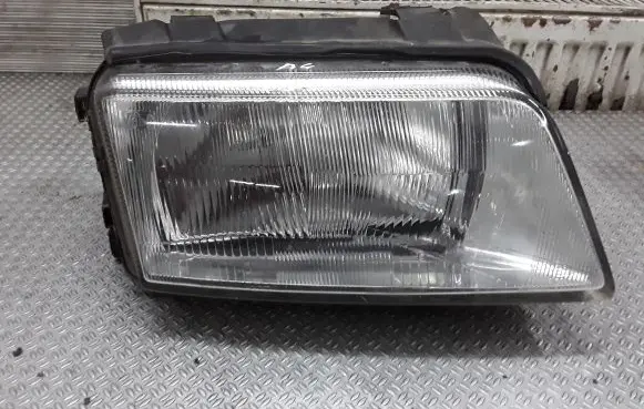 Audi A4 S4 B5 8D Headlight/headlamp 8D0941004A