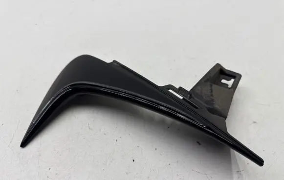Infiniti Q30 Tailgate trim 960335da0a