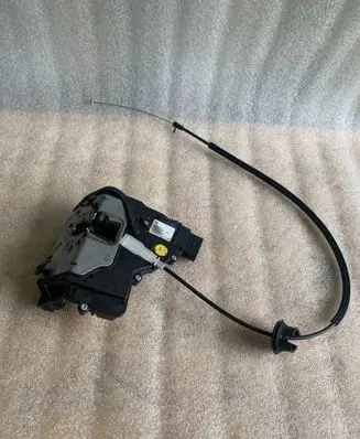 Volkswagen Sharan Sliding door lock 7N0839015B
