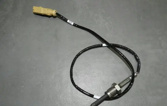Volkswagen Arteon Exhaust gas temperature sensor 05L906088AK
