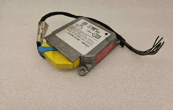 Volkswagen Golf III Airbag control unit/module 1J0909603