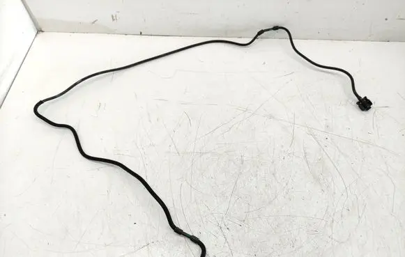 Citroen C4 II Picasso Fuel line pipe 9808155580
