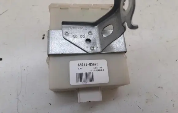Toyota Avensis T250 Door central lock control unit/module 89741-05070