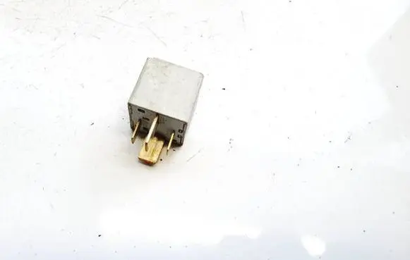 Volkswagen PASSAT B5.5 Other relay 8d0951253 370