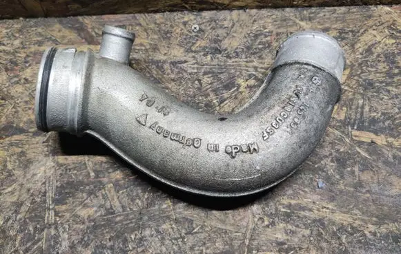 Porsche Cayenne (9PA) Turbo air intake inlet pipe/hose 7L5145834