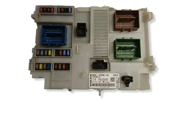 Volvo XC70 Fuse module 31314867