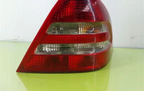 Mercedes-Benz C W203 Rear/tail lights 2038202064R