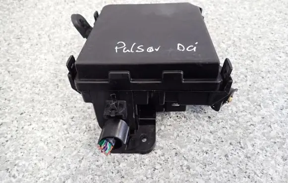 Nissan Pulsar Fuse box set