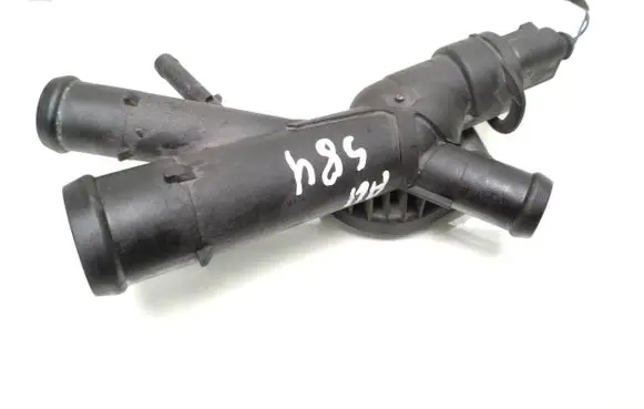 Skoda Octavia Mk2 (1Z) Engine coolant pipe/hose 03L121131AA