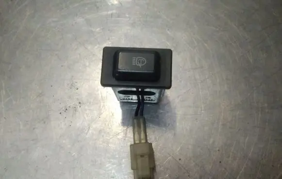 Subaru Forester SF Other switches/knobs/shifts 6182G84