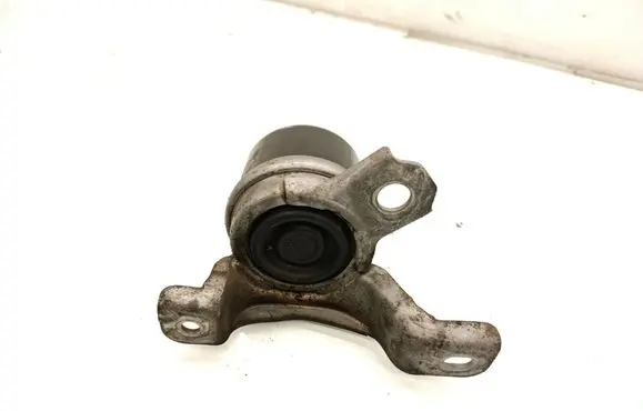 Engine mount bracket