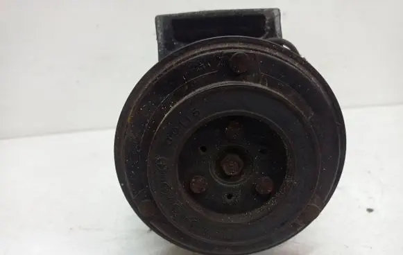 Volvo V70 Air conditioning (A/C) compressor (pump) 8708581