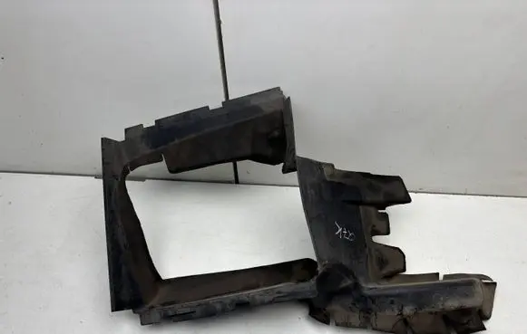 Audi Q7 4L Intercooler air channel guide 4L0117335B