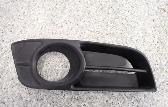 Toyota Corolla E120 E130 Front fog light trim/grill