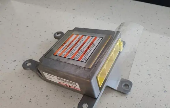 Subaru Legacy Airbag control unit/module 98221AG170 1523008260