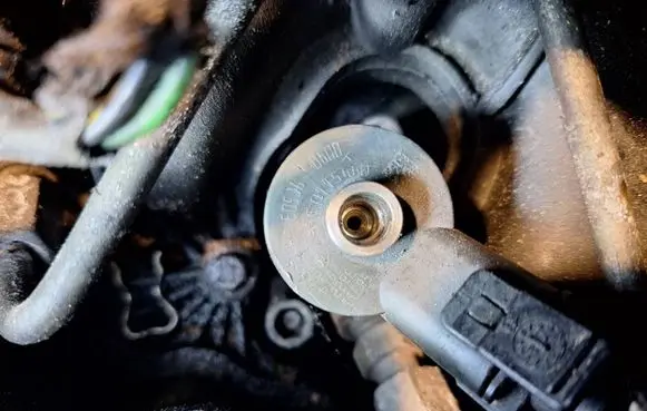 Volvo V50 Fuel injector 0445110188