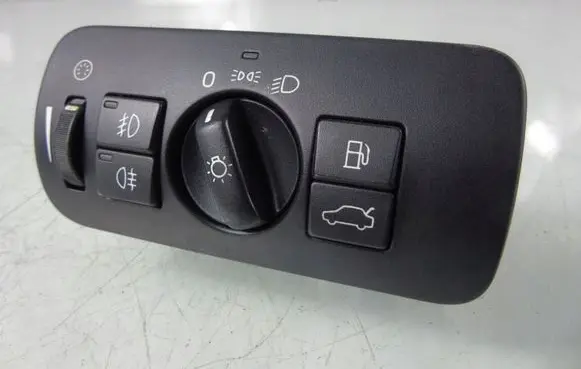 Volvo V70 Light switch 30739414