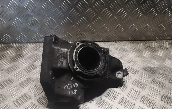 Mercedes-Benz E W211 Engine mounting bracket 6462230504 A6462230504