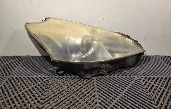 Toyota Prius+ (ZVW40) Headlight/headlamp