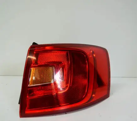 Volkswagen Jetta VI Rear/tail lights