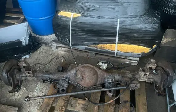 Toyota Land Cruiser (J120) Rear axle beam 