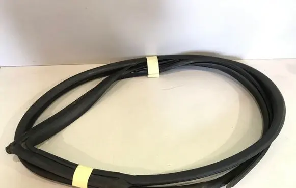 Chevrolet Camaro Rubber seal front coupe door RH71632