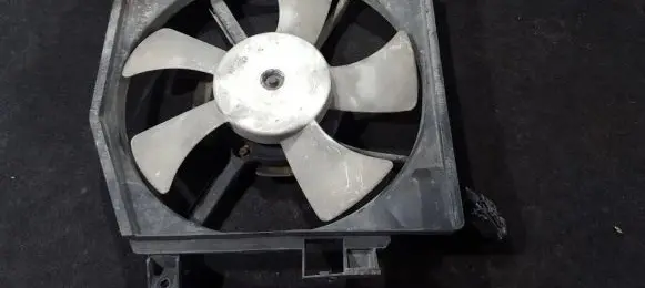 Mazda 323 Radiator cooling fan shroud