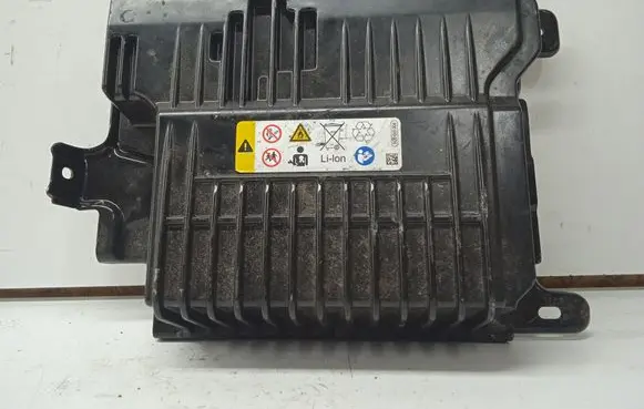 Volkswagen Golf VII Hybrid / electric car battery 5Q0915089