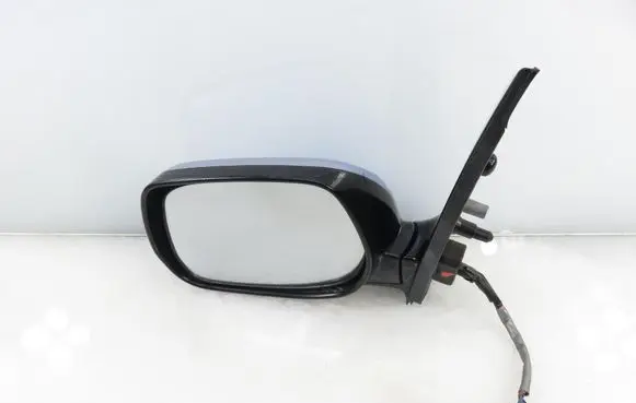 Toyota Avensis T220 Front door electric wing mirror 