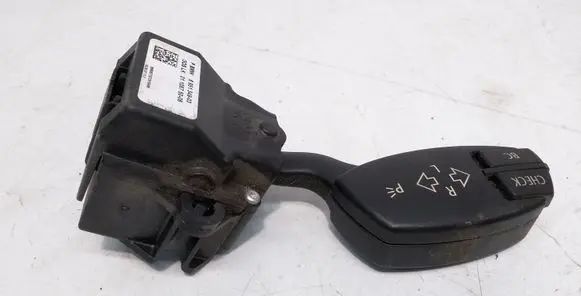 BMW 5 E60 E61 Indicator stalk 6951349
