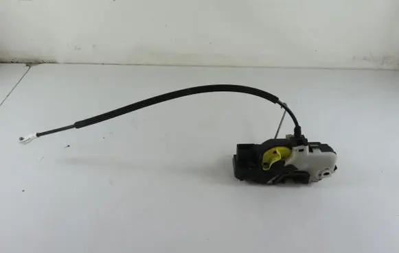 Opel Insignia A Front door lock