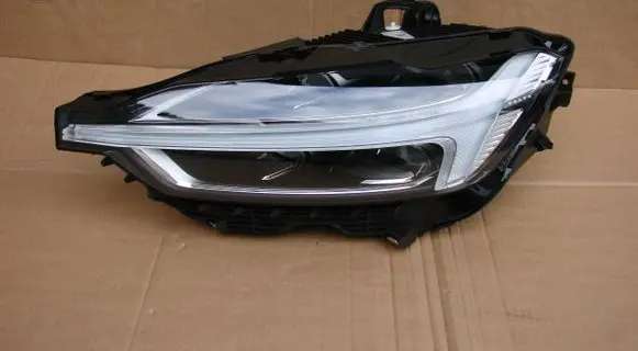 Volvo XC60 Headlight/headlamp 32133548