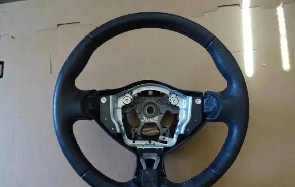 Nissan Juke I F15 Steering wheel 999211198886