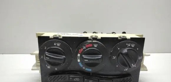 Mercedes-Benz A W168 Climate control unit 1688300485