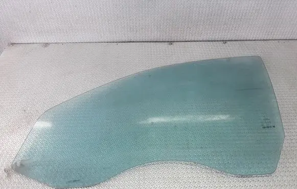 Mercedes-Benz E W210 Front door window glass four-door