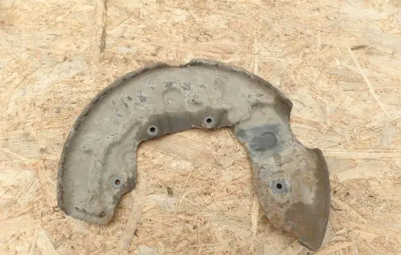 Audi A4 S4 B6 8E 8H Front brake disc dust cover plate 