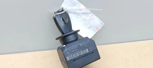 Mercedes-Benz ML W164 Ignition lock 1645450708