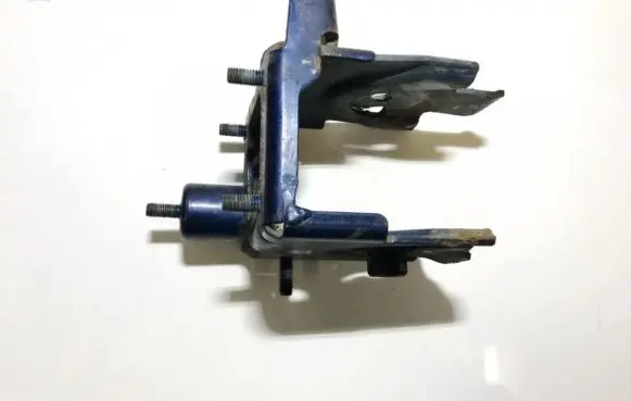 Chrysler Voyager Engine mounting bracket 04861482aa