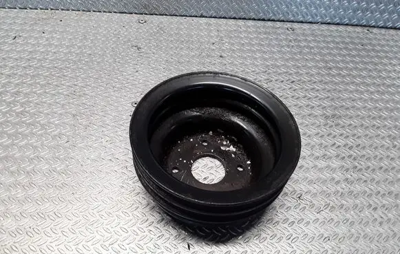 Isuzu Trooper Water pump pulley 