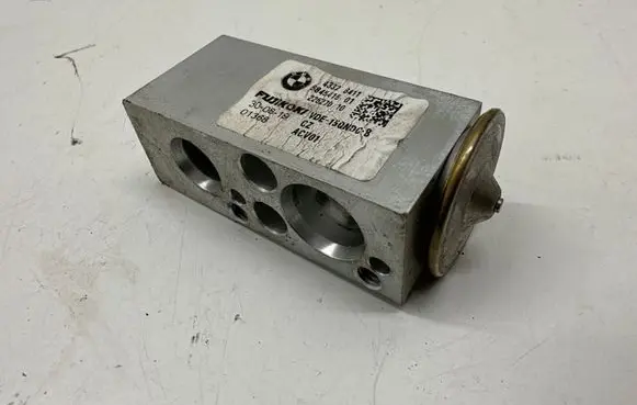 BMW 2 F46 Air conditioning (A/C) expansion valve 6845415