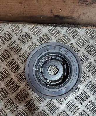 Opel Vivaro Crankshaft pulley 9821624380