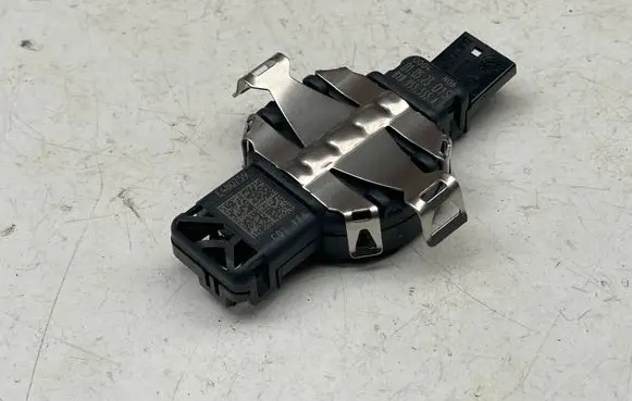 Volkswagen Polo V 6R Rear glass lock/latch Q891 81D955555A