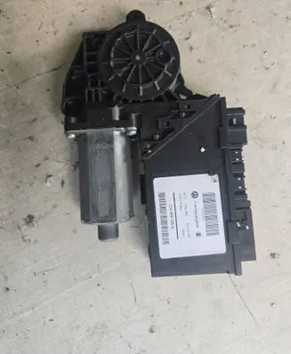 Volkswagen Touareg I Rear door window regulator motor 43660302 3D0959795E 05074366