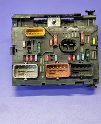 Citroen C3 Fuse module 9664055480