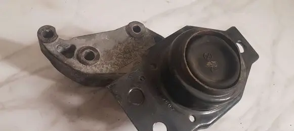 Nissan Qashqai Engine mount bracket DD130607