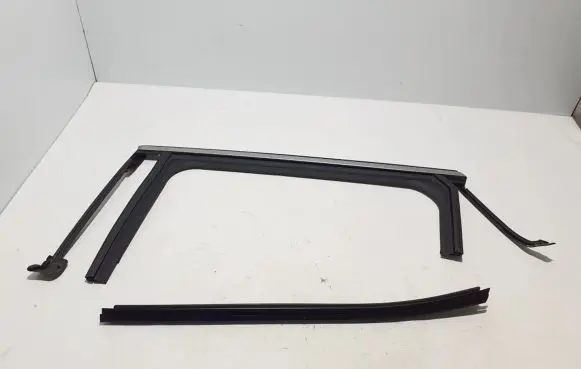 Renault Megane E-Tech Rubber seal rear door 823311106R