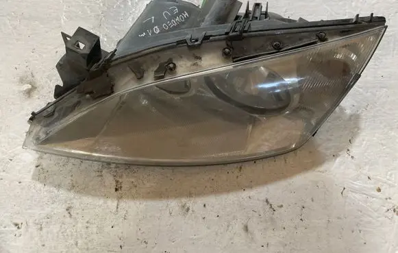 Ford Mondeo Mk III Headlight/headlamp 1S7113006AK 0301174201