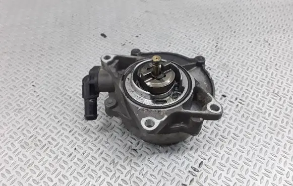 Audi A6 S6 C5 4B Vacuum pump