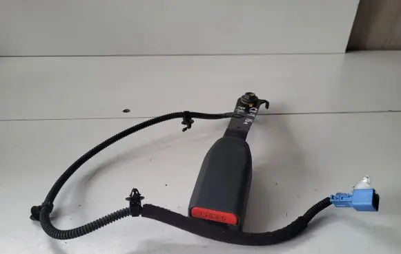Honda CR-V Front seatbelt buckle