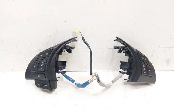 Mazda CX-5 Steering wheel buttons/switches 75E504
